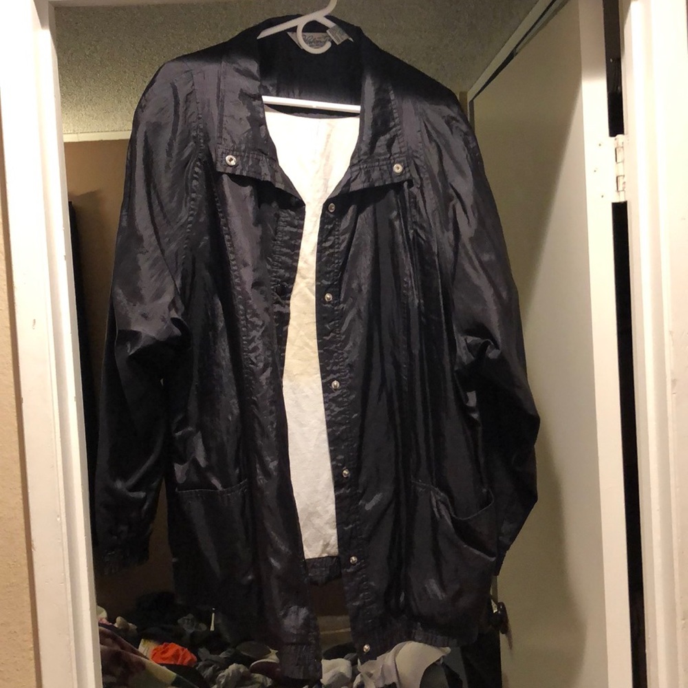Black wind breaker